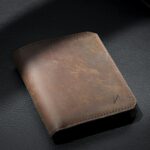 Fayoum bifold wallet in chestnut full-grain leather